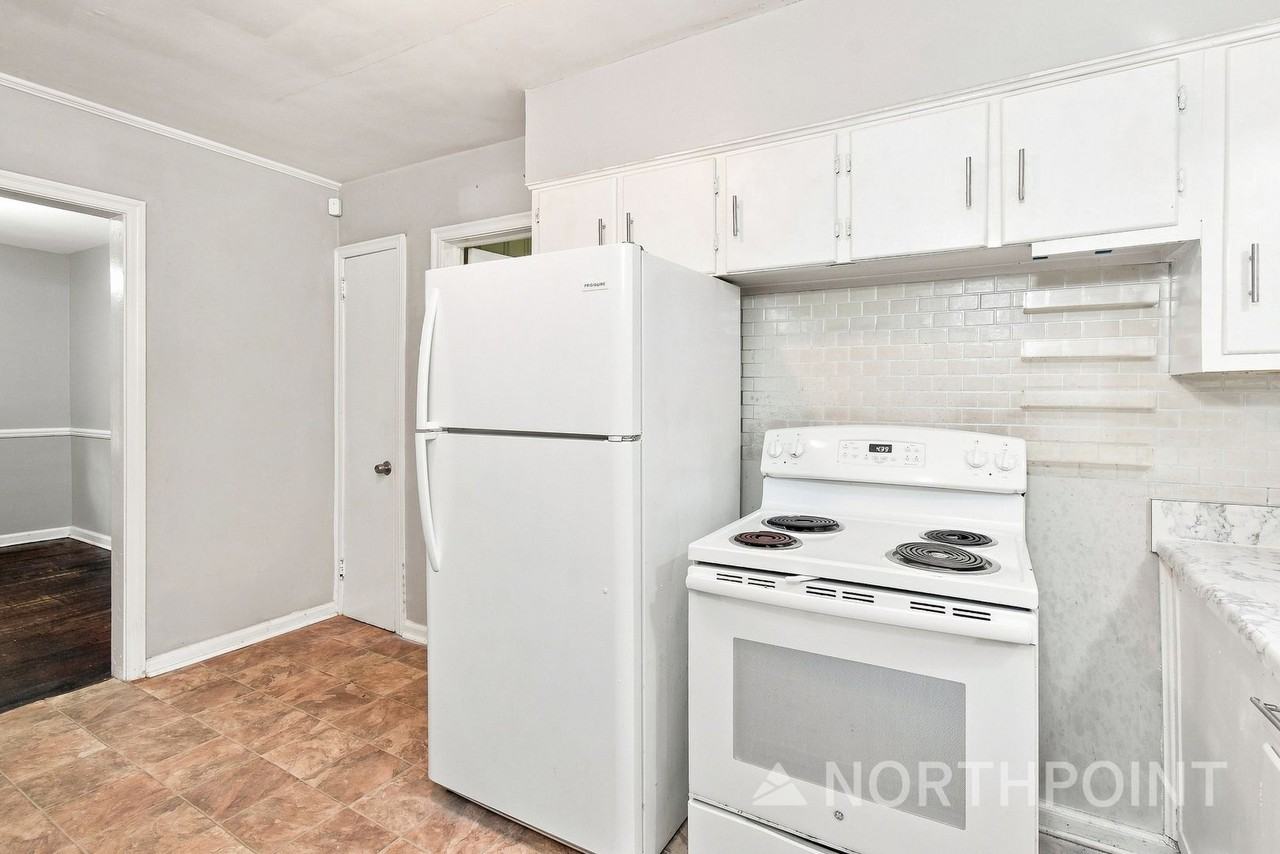 1003 Forrest Blvd - Photo 7 of 15