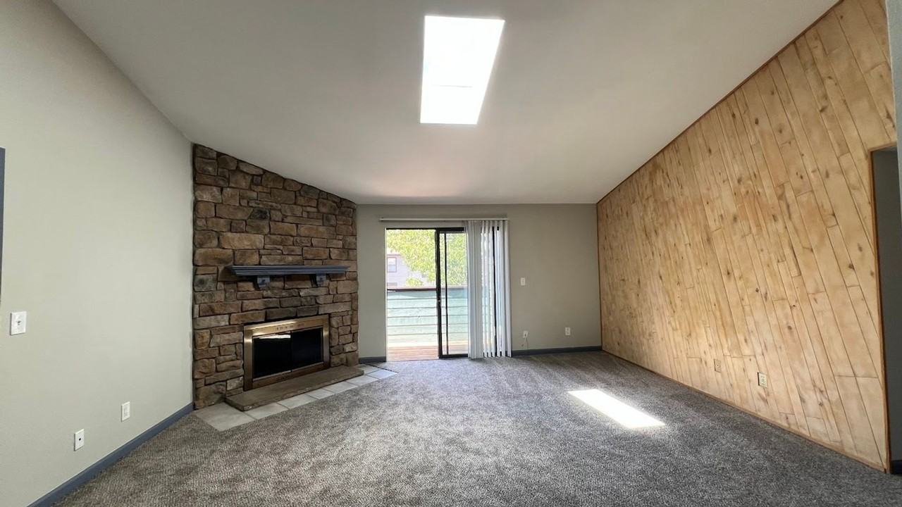 12063 E Harvard Ave - Photo 6 of 28