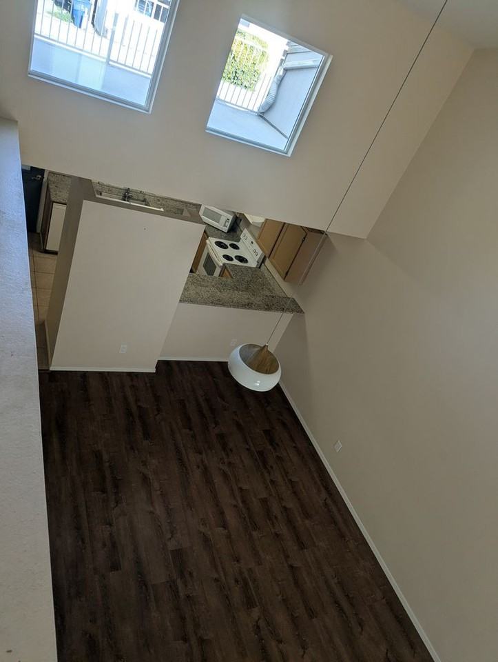 2717 N Pacific Dr - Photo 6 of 29