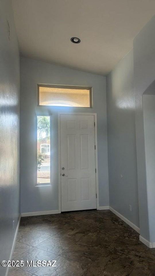 5554 W Carriage Dr - Photo 2 of 26