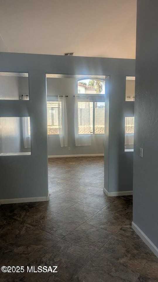 5554 W Carriage Dr - Photo 3 of 26