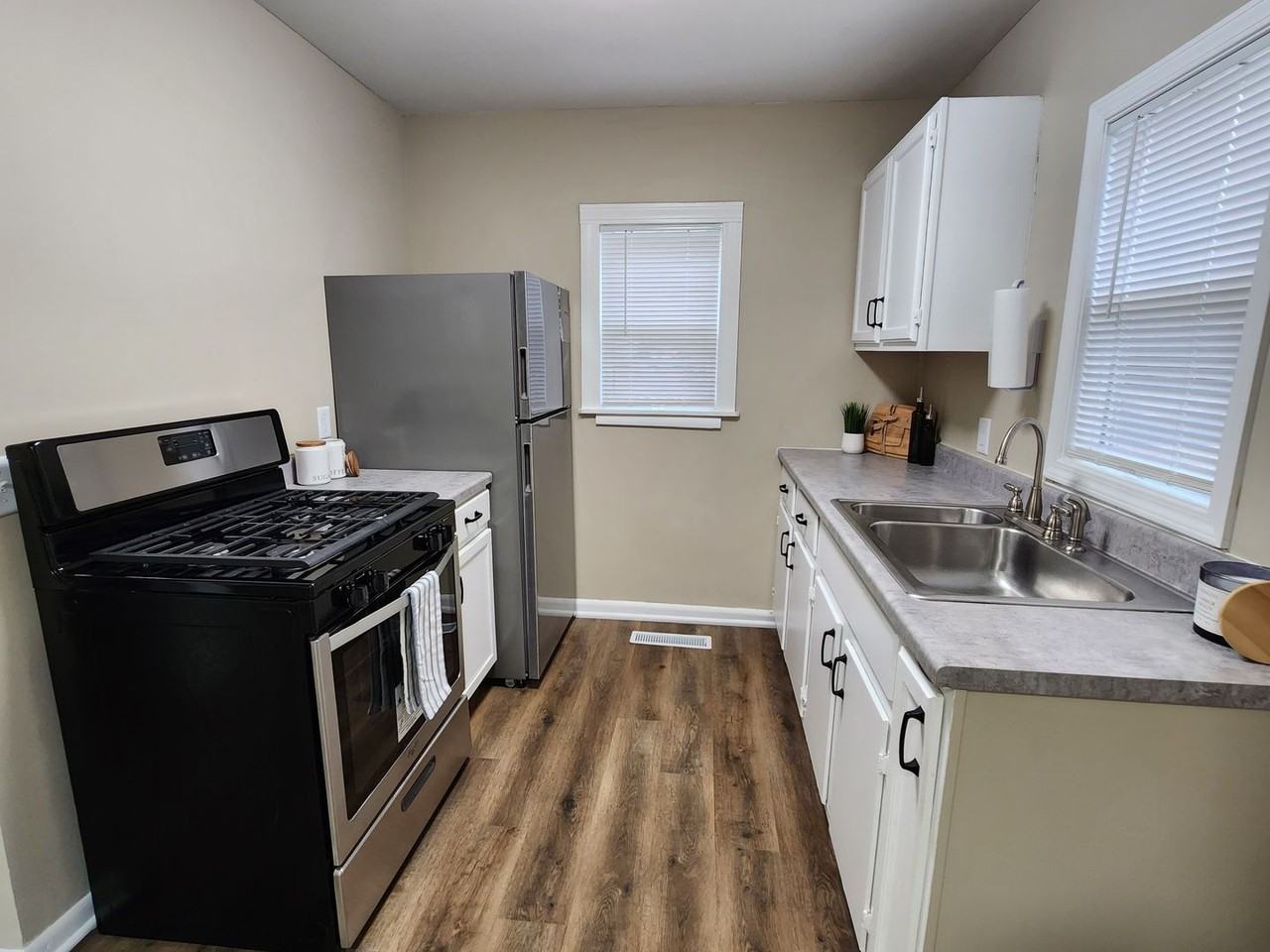 6434 N West Park View St - Photo 3 of 14