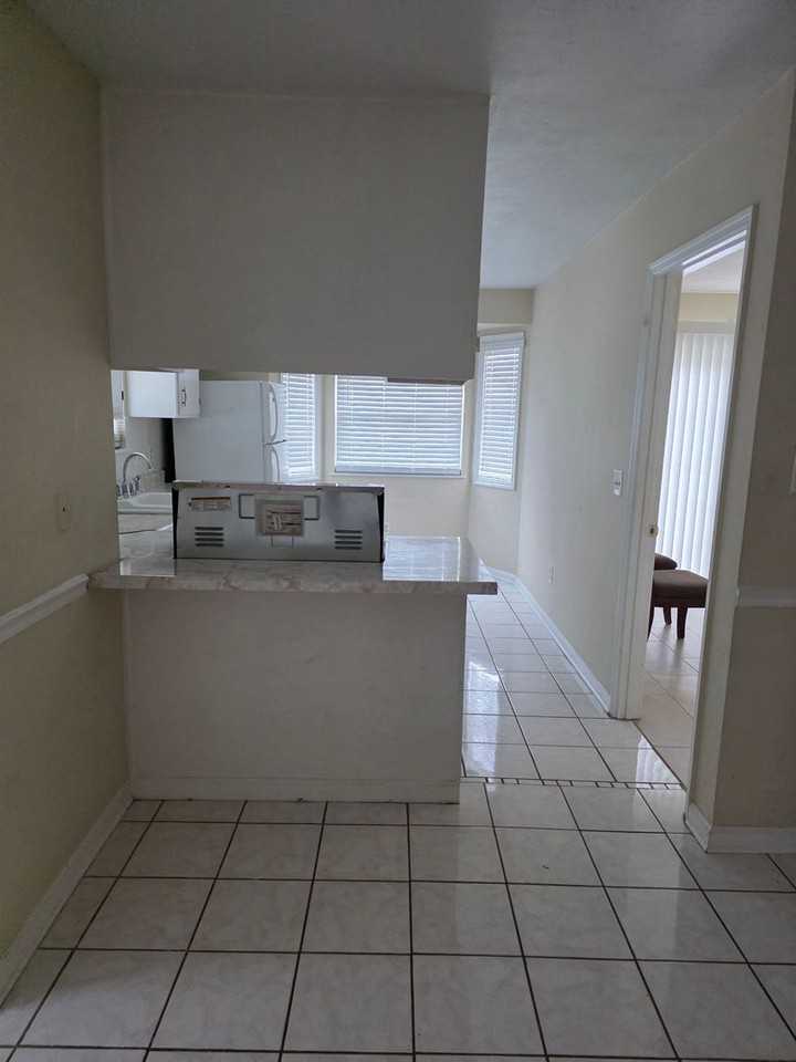3725 Sutor Ct - Photo 4 of 11