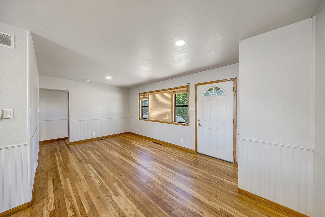 1350 N 17th St - Photo 3 of 27