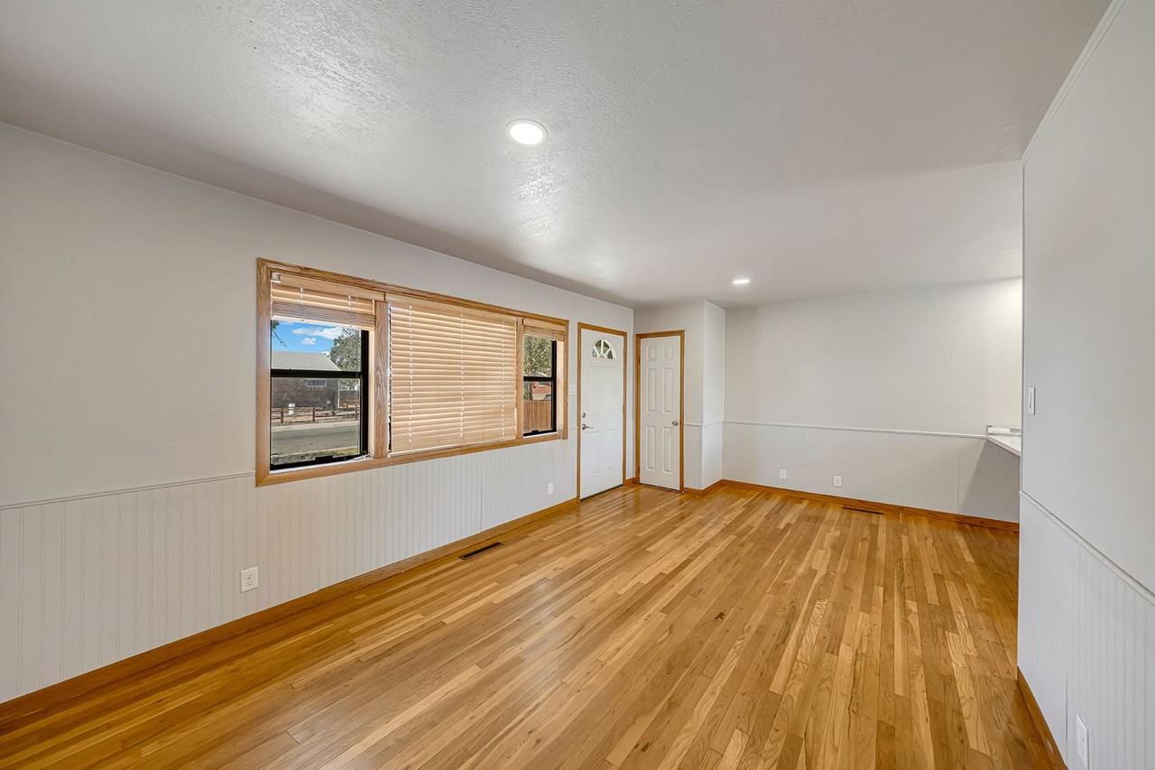 1350 N 17th St - Photo 4 of 27