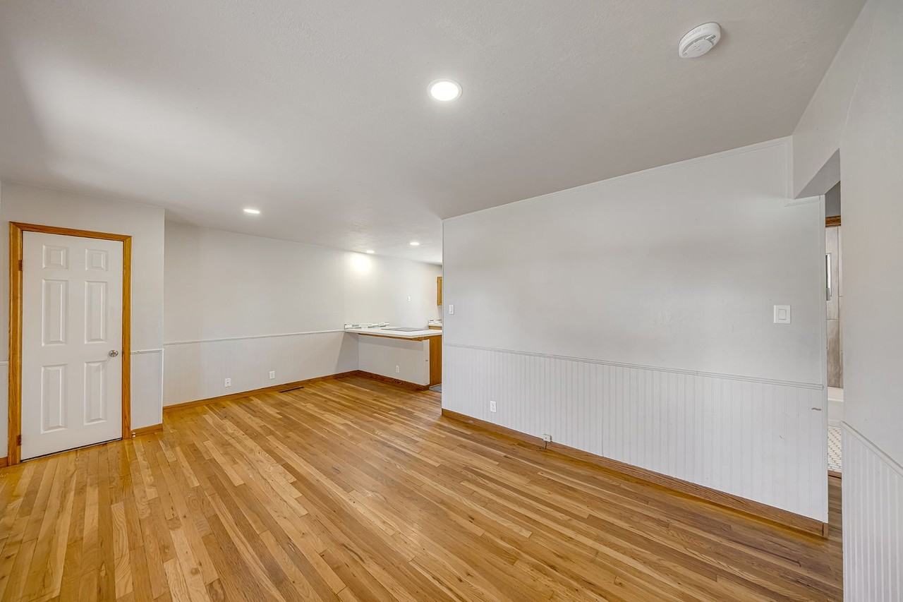 1350 N 17th St - Photo 5 of 27