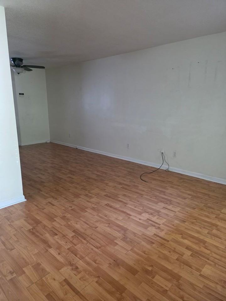 1017 Crossing Brook Way - Photo 2 of 11
