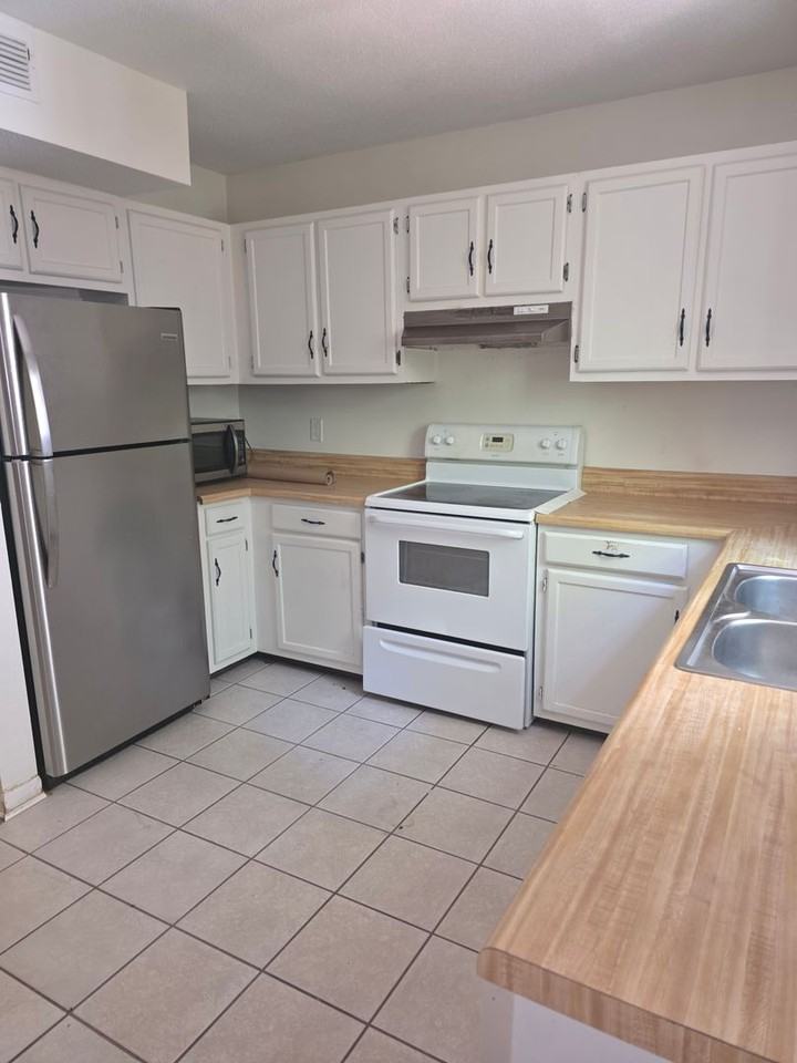 1017 Crossing Brook Way - Photo 5 of 11