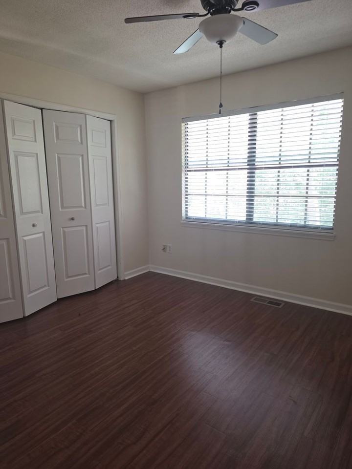 1017 Crossing Brook Way - Photo 6 of 11