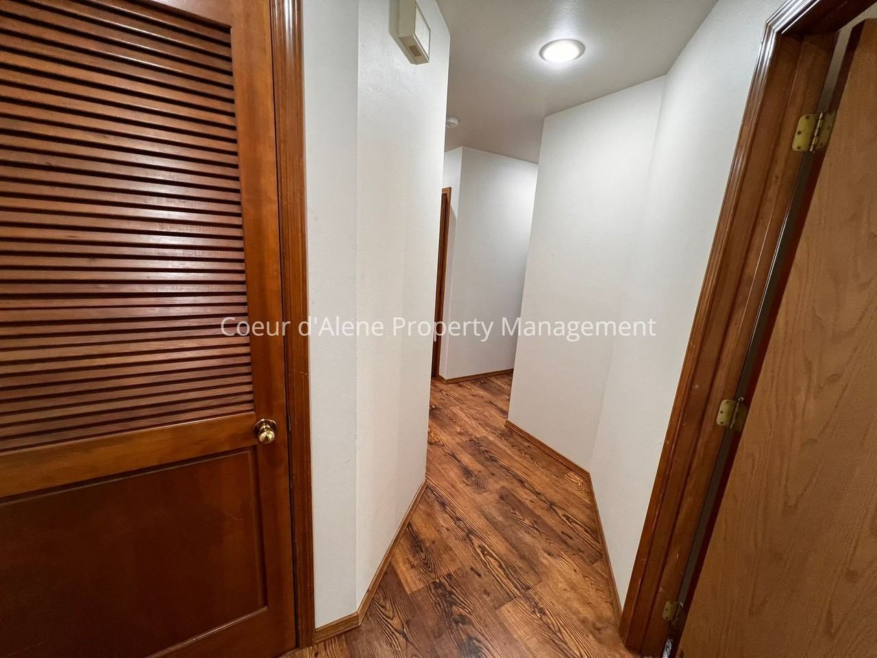8233 N Ridgewood Dr #4 - Photo 2 of 16