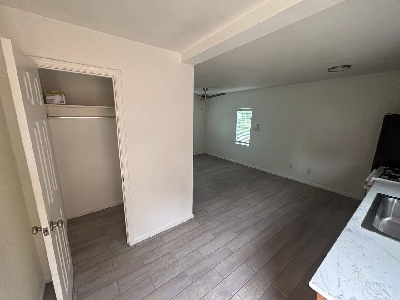 305 E Virginia Ave - Photo 5 of 6