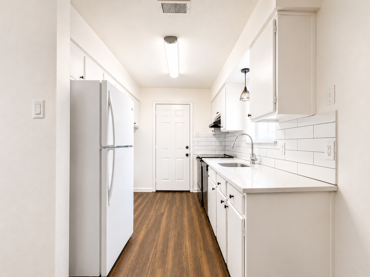 2232 Washington Ave - Photo 4 of 10