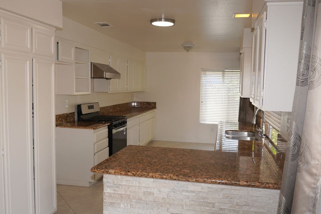 23848 Bouquet Canyon Pl - Photo 6 of 32