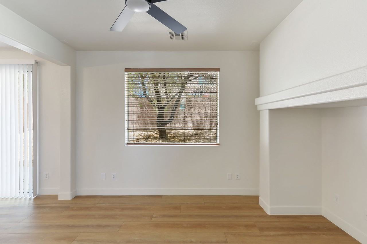 5870 Lustrous Ct - Photo 5 of 33