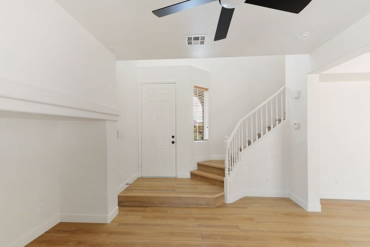 5870 Lustrous Ct - Photo 6 of 33