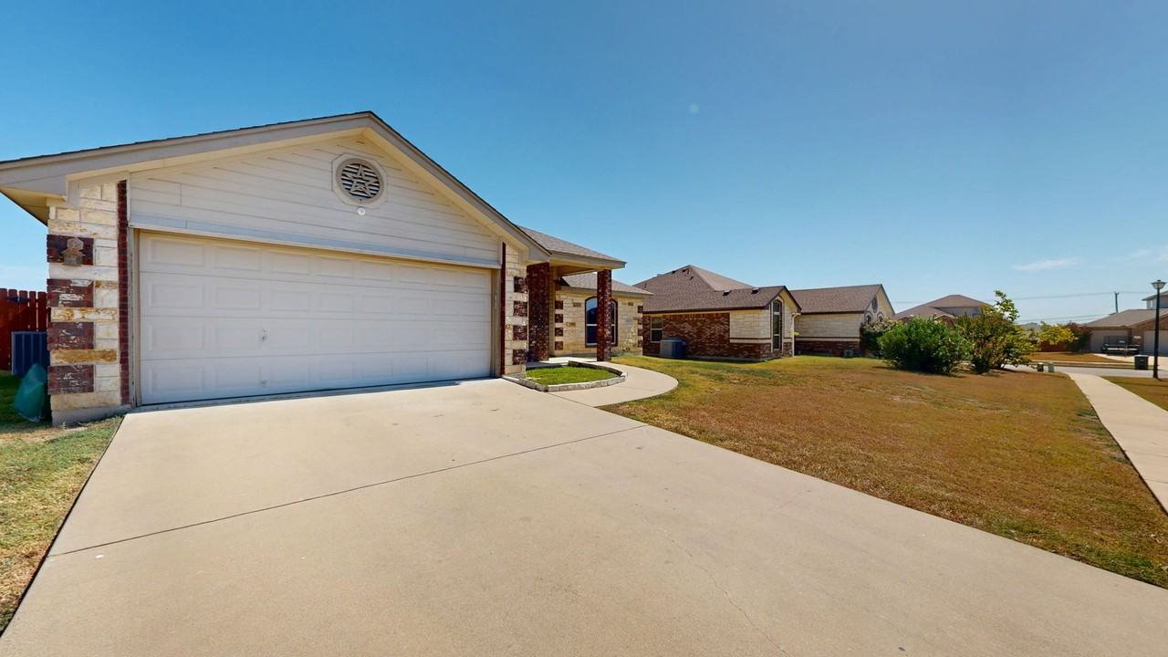 3407 Sands Ln - Photo 5 of 30