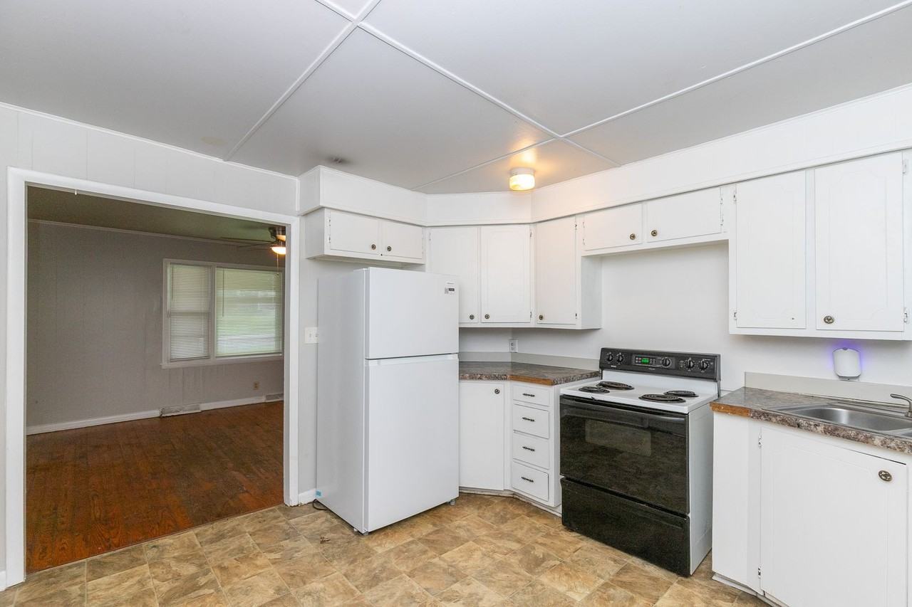 1519 W Waldo Ave - Photo 2 of 12