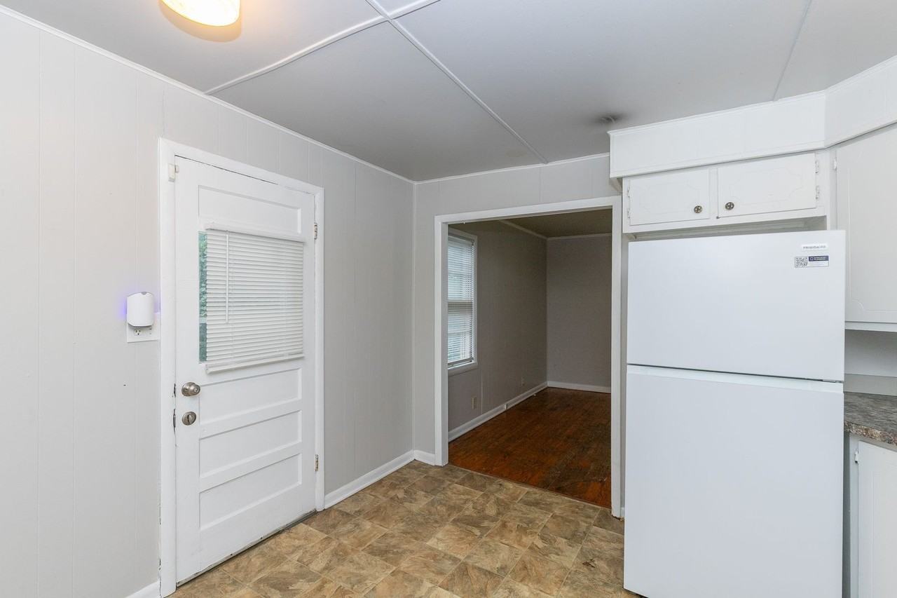 1519 W Waldo Ave - Photo 3 of 12