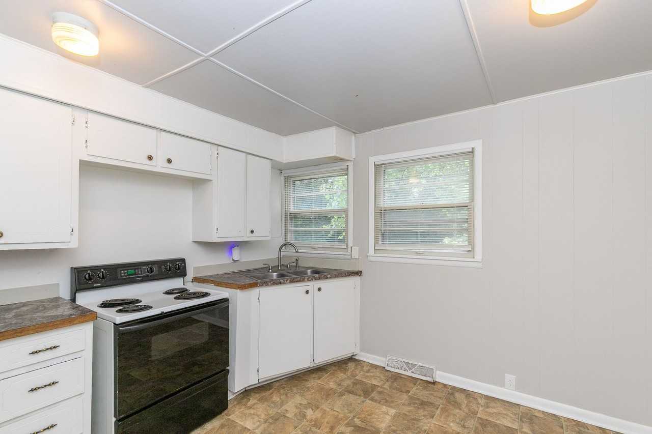 1519 W Waldo Ave - Photo 4 of 12