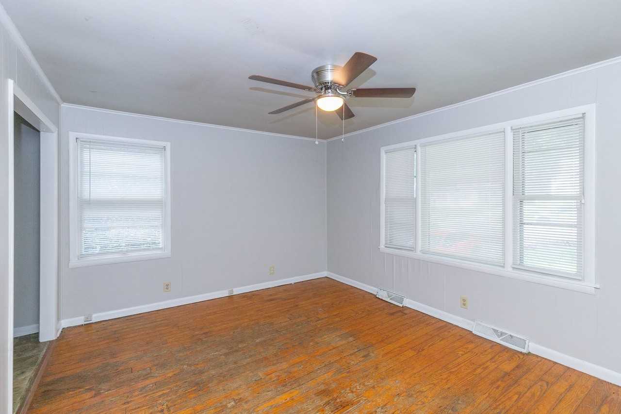 1519 W Waldo Ave - Photo 5 of 12