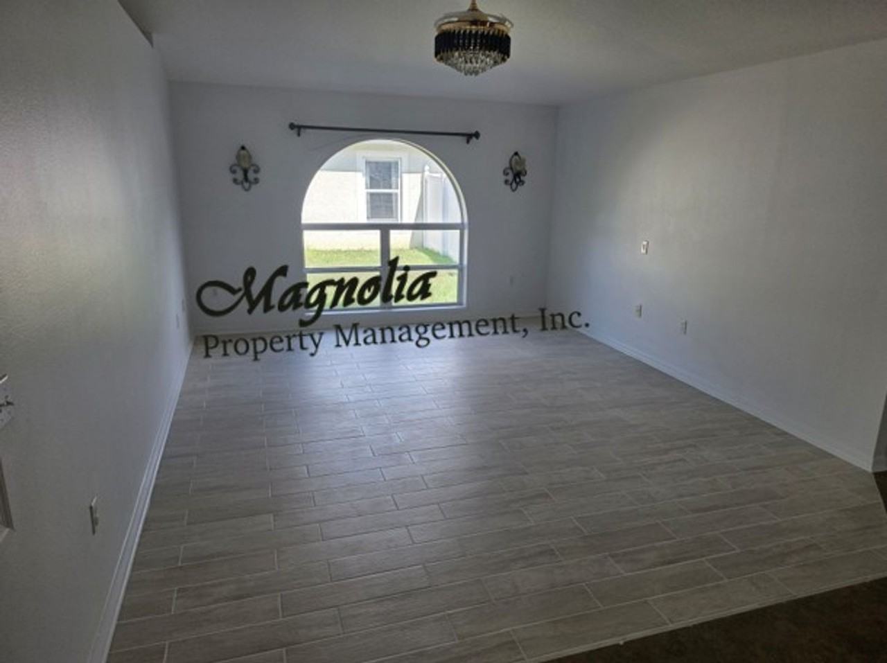 1629 Pickard Cir - Photo 4 of 17