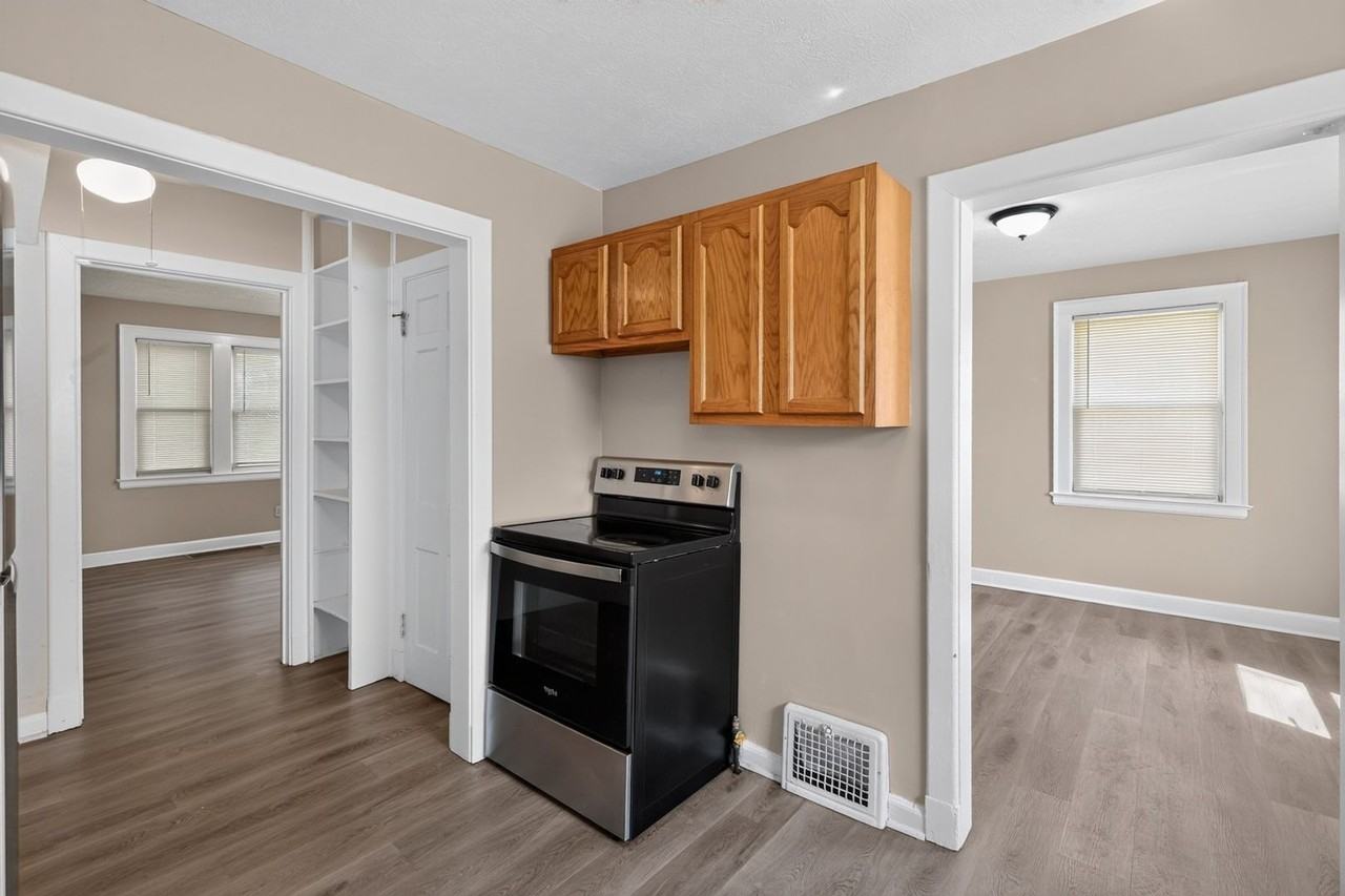 1337 Ivydale Ave Sw - Photo 3 of 20