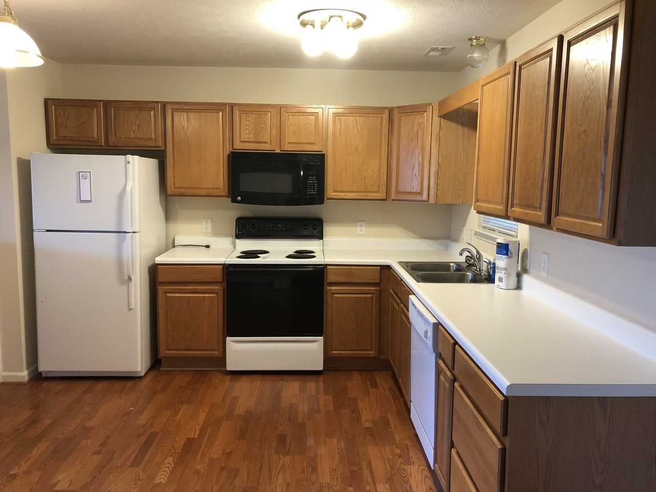 337 Emerson Ln - Photo 2 of 4