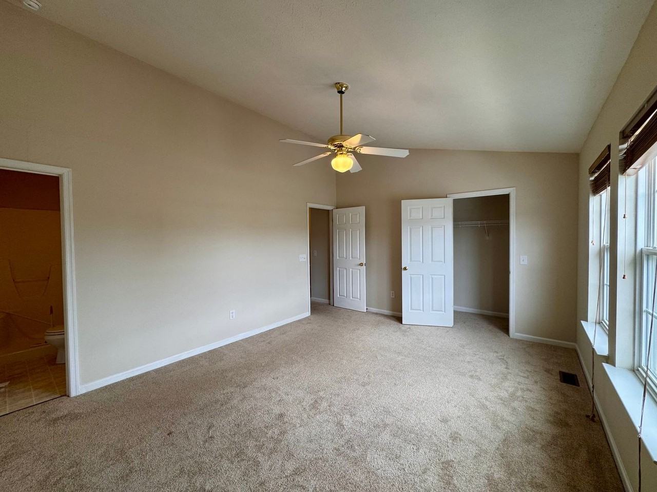 337 Emerson Ln - Photo 4 of 4