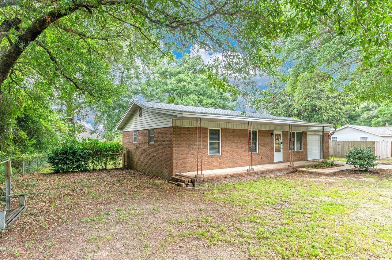 2317 Lewis St - Photo 4 of 30