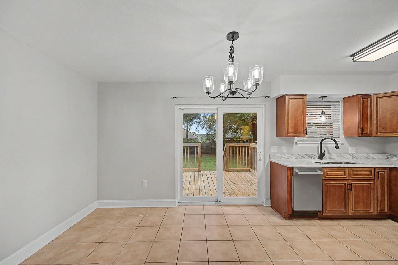 2317 Lewis St - Photo 7 of 30