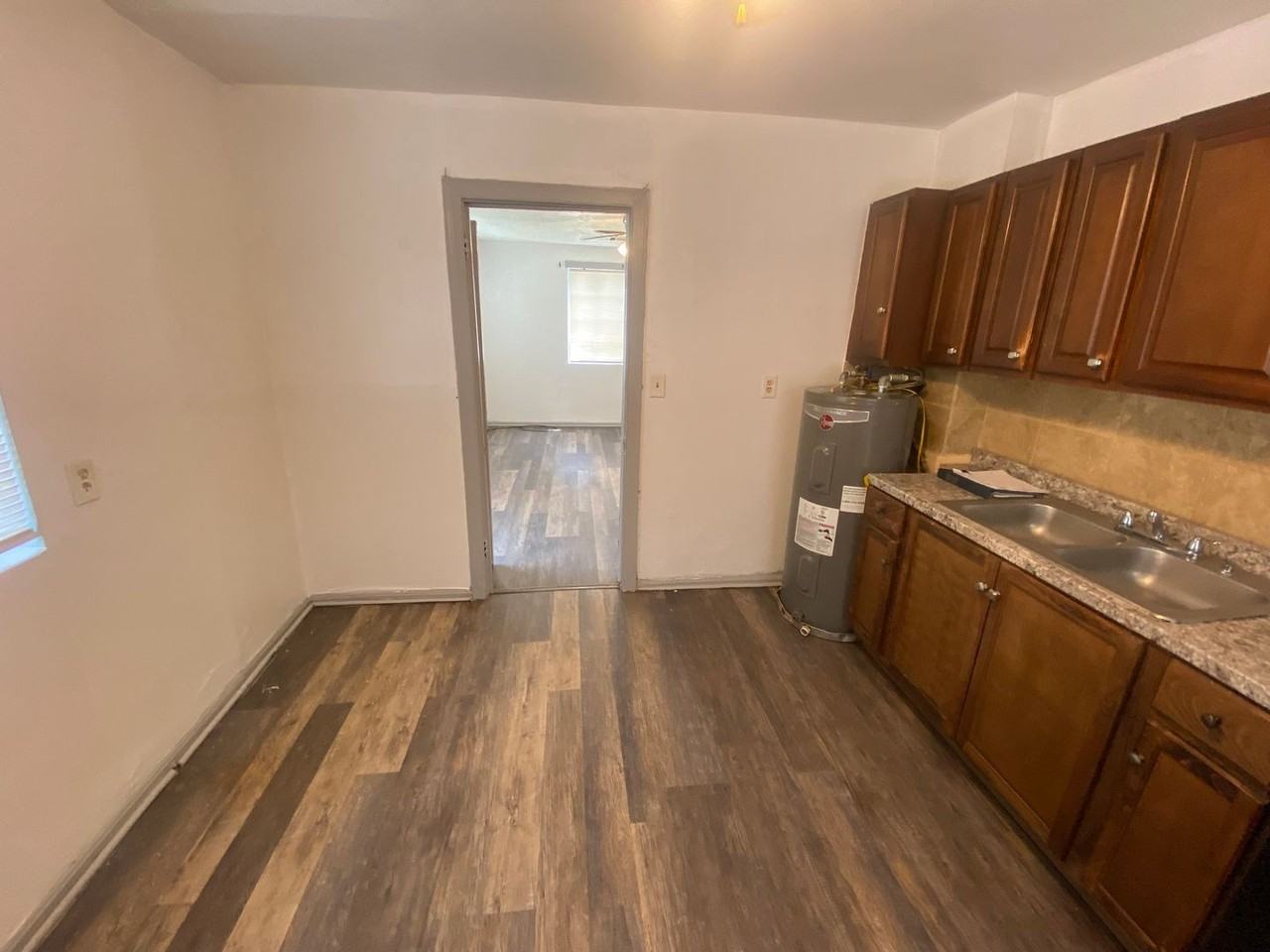 2512 Lumpkin Ct - Photo 4 of 10