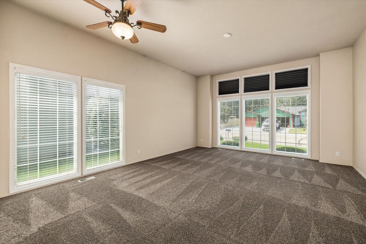 2168 N Glennfield Way - Photo 5 of 33