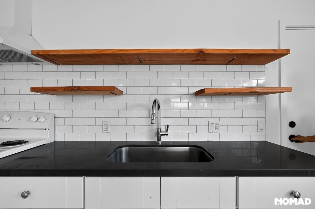2326 Locust Ave - Photo 6 of 28