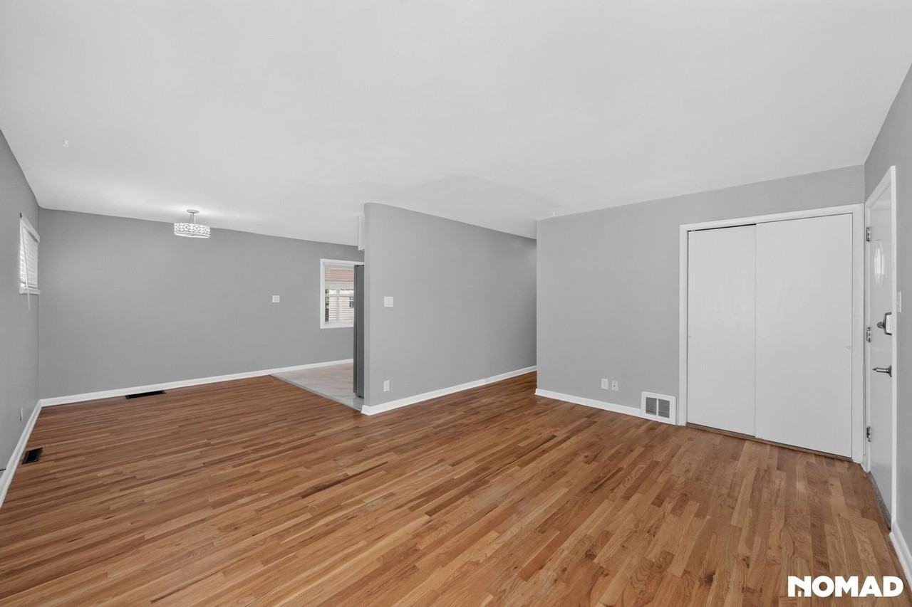 3201 S Holly St - Photo 4 of 20