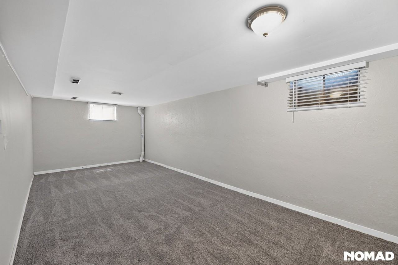 3201 S Holly St - Photo 5 of 20
