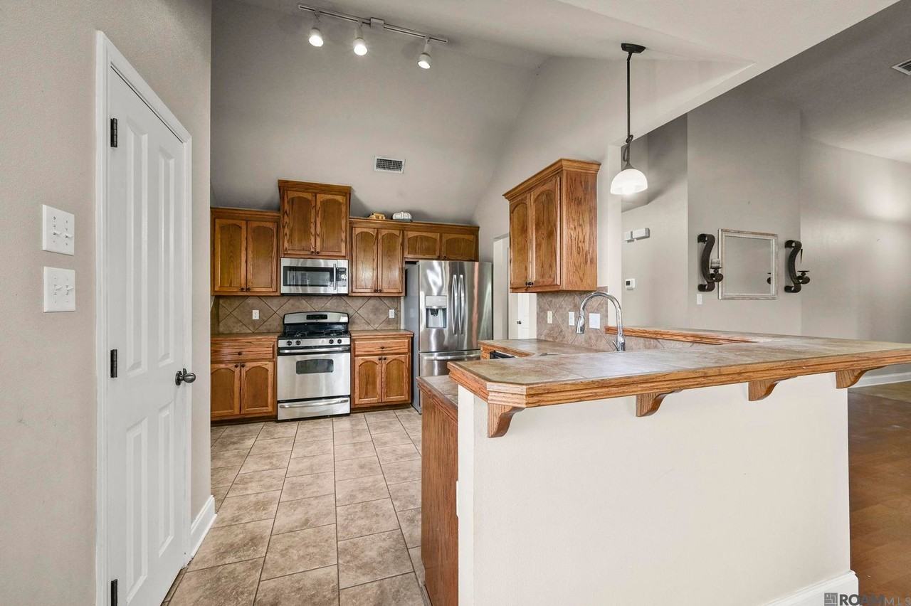 41481 Hearthstone Ave - Photo 3 of 18