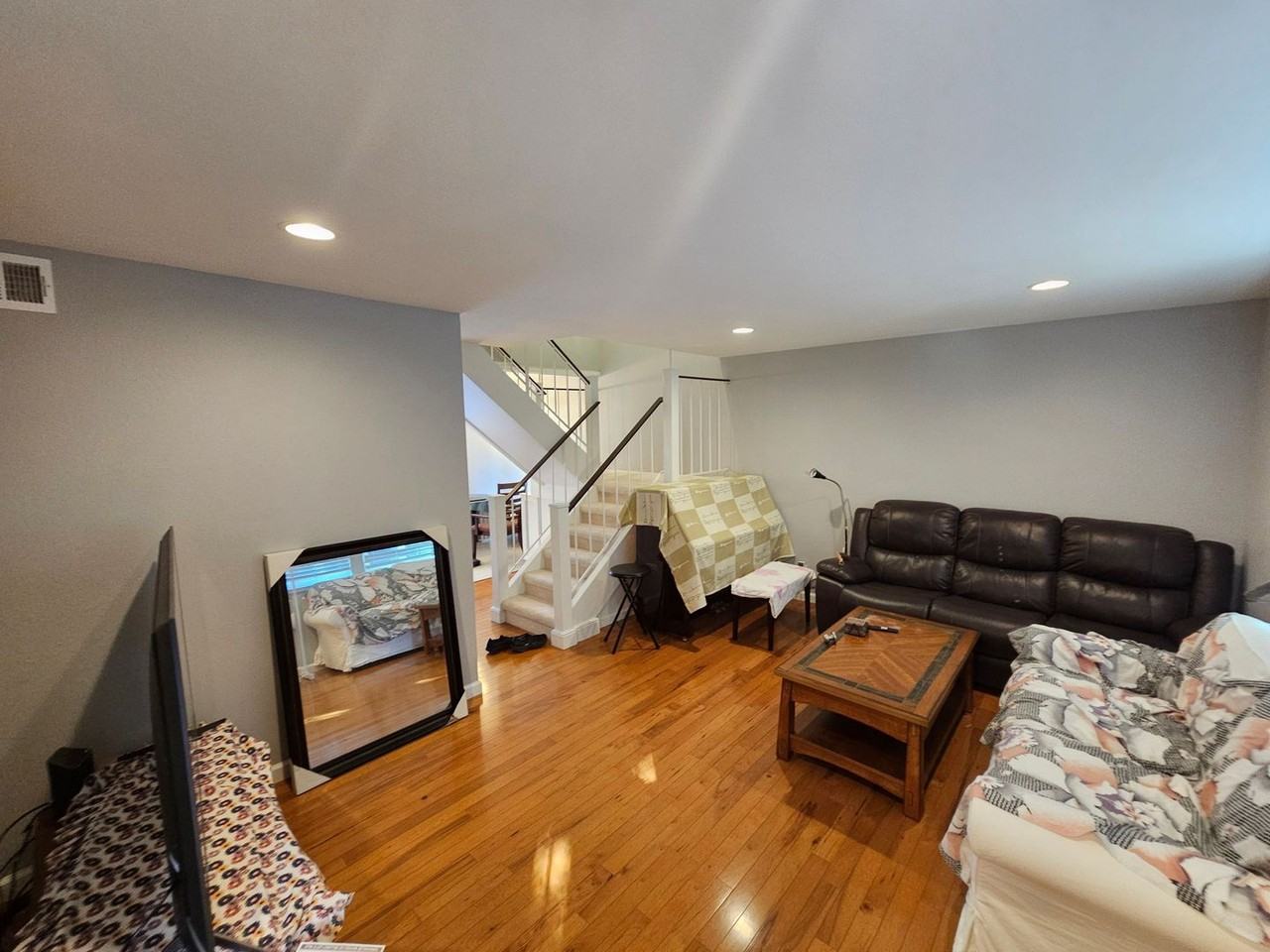 1394 N Loop Dr - Photo 4 of 46
