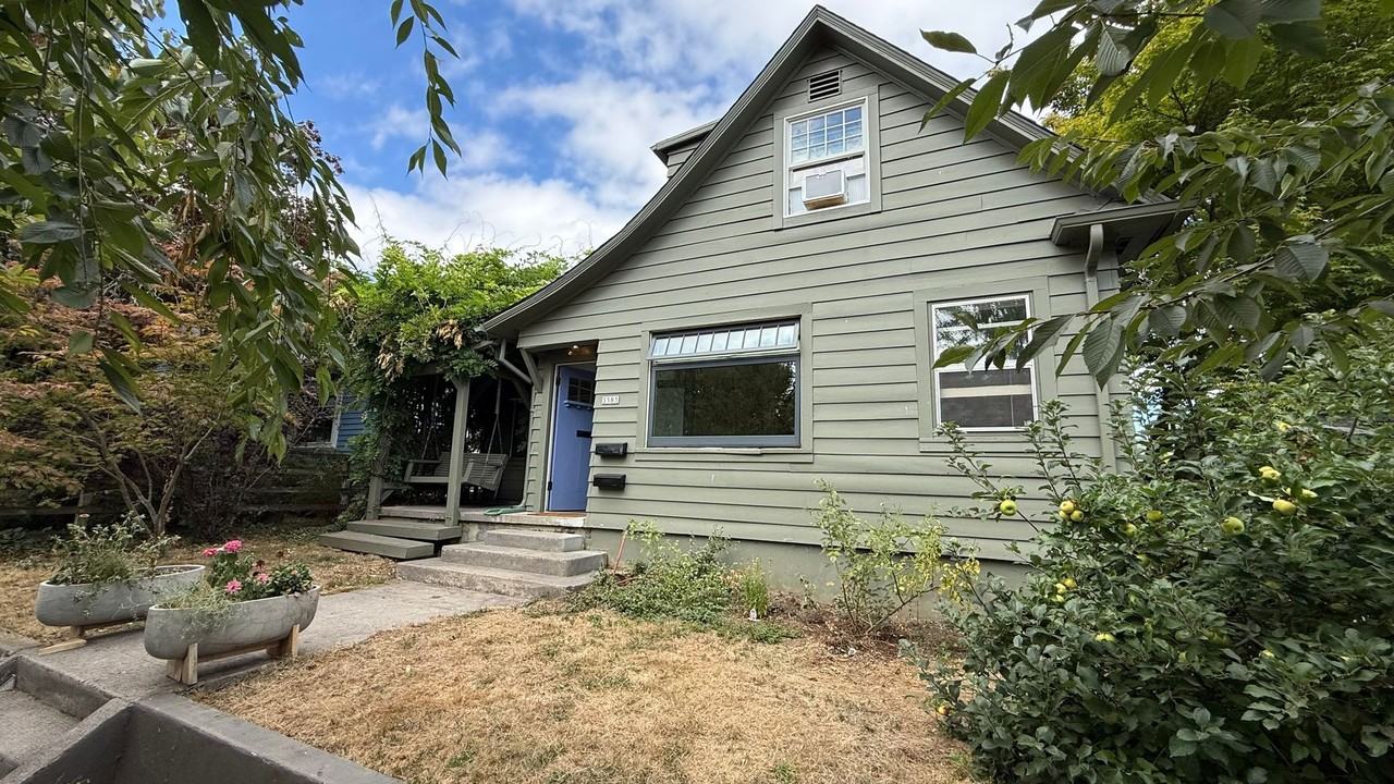 3585 Se Caruthers St - Photo 2 of 45