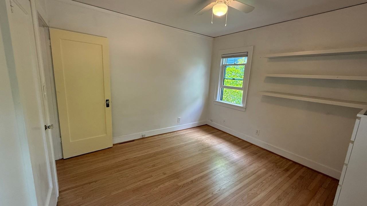 3585 Se Caruthers St - Photo 2 of 7