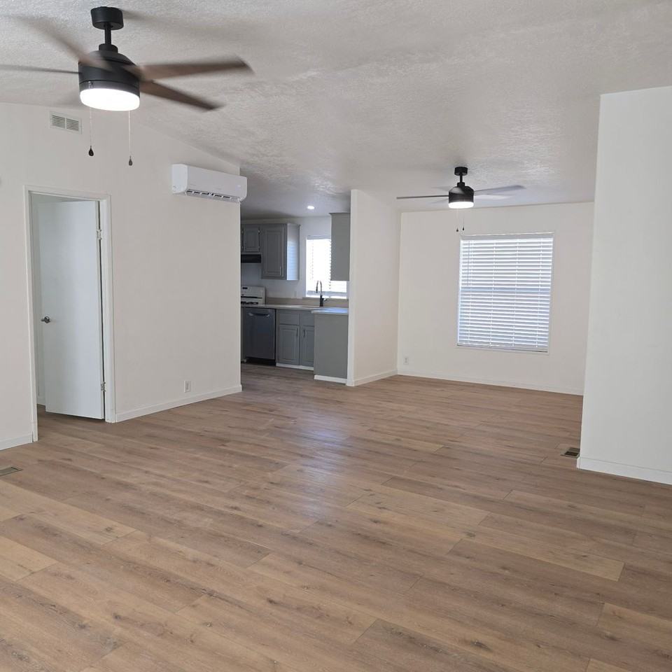 3186 W Green Park Dr - Photo 2 of 20