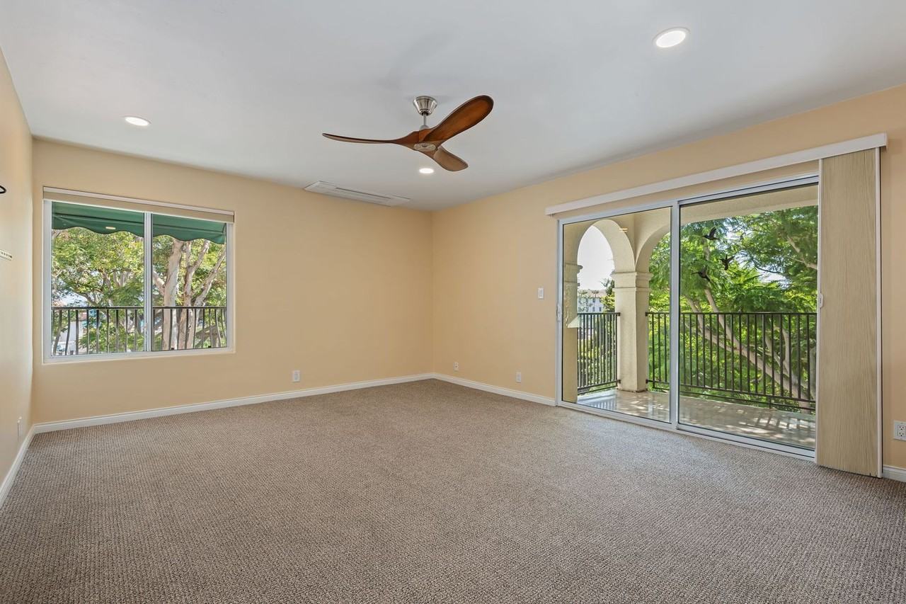 450 Por La Mar Cir - Photo 3 of 32