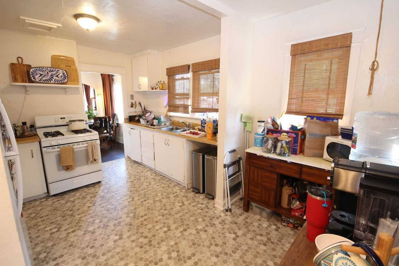 202 F St - Photo 5 of 19