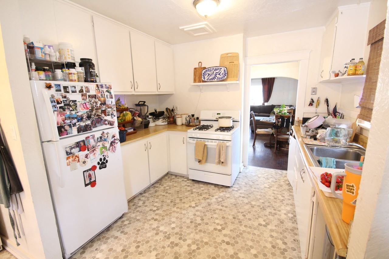 202 F St - Photo 6 of 19