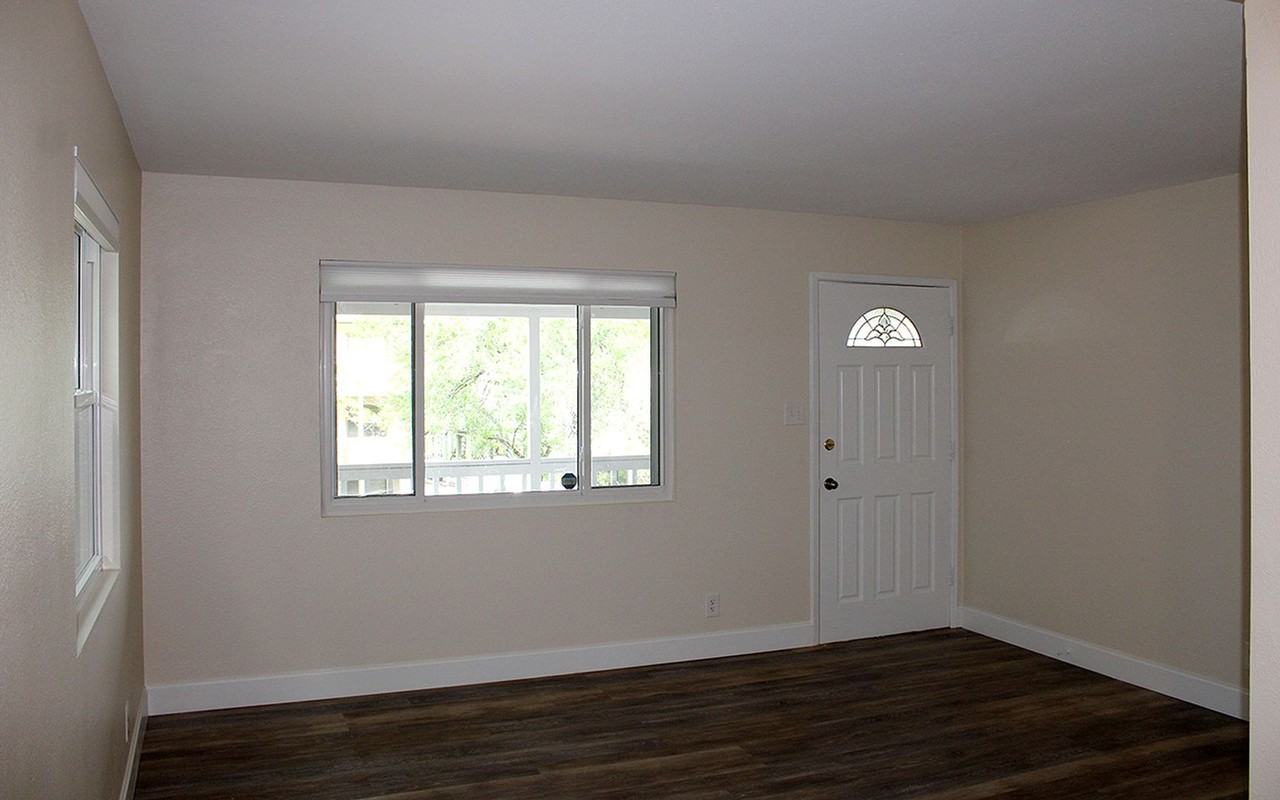 407 Hill Ave - Photo 5 of 22