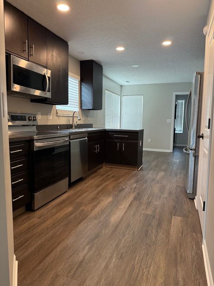 3243 Meridian Rd - Photo 3 of 13
