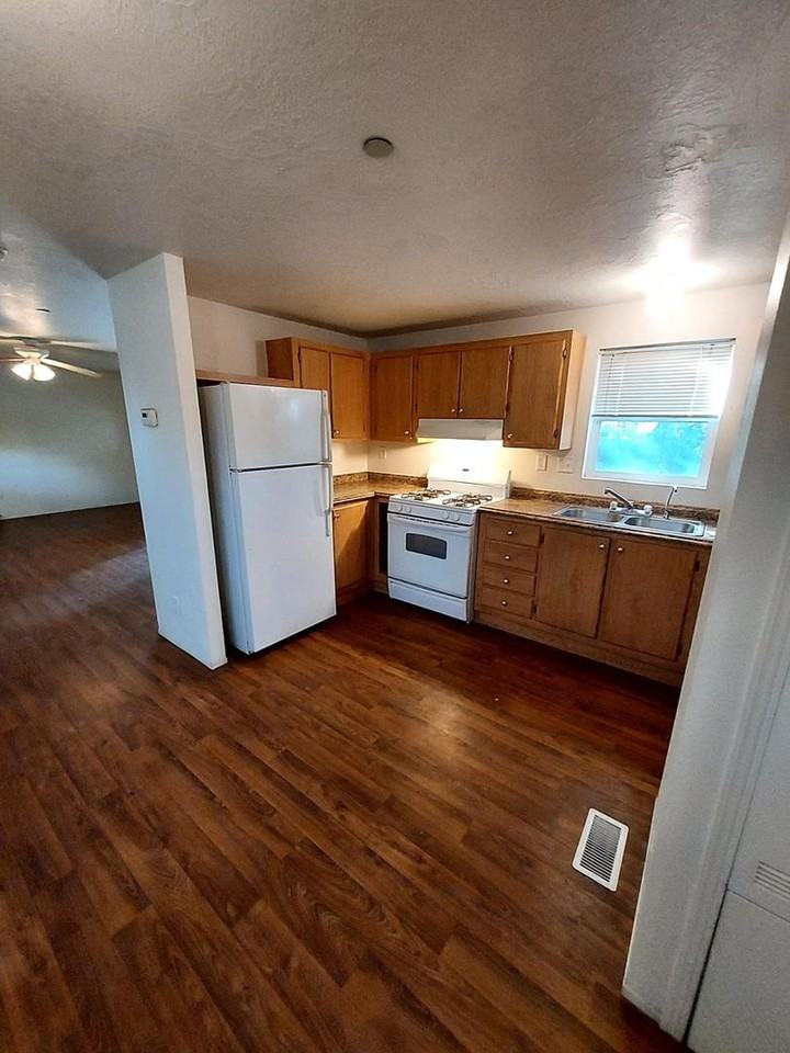 3959 Cartwright St - Photo 3 of 12