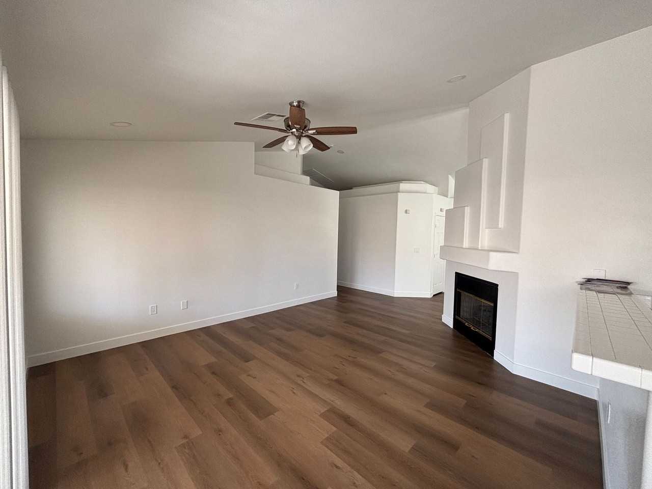 7717 White Grass Ave - Photo 3 of 30