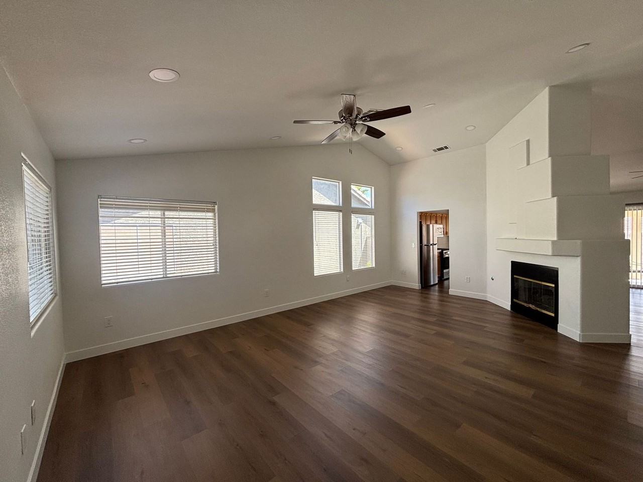 7717 White Grass Ave - Photo 5 of 30