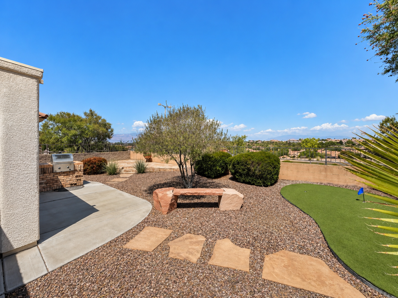 2842 Freedom Hills Dr - Photo 3 of 34
