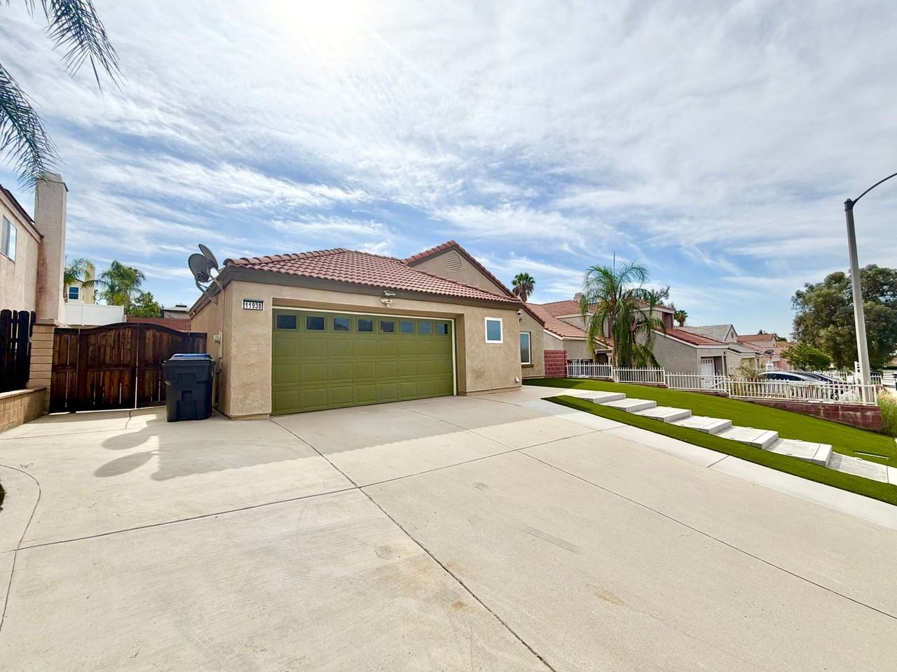11938 Venetian Dr - Photo 2 of 35